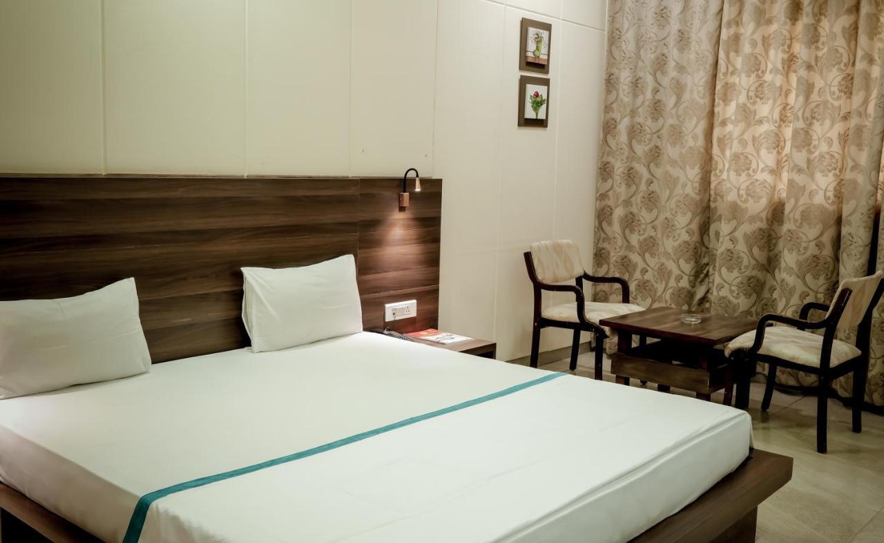 Hotel Highway King Behror Esterno foto
